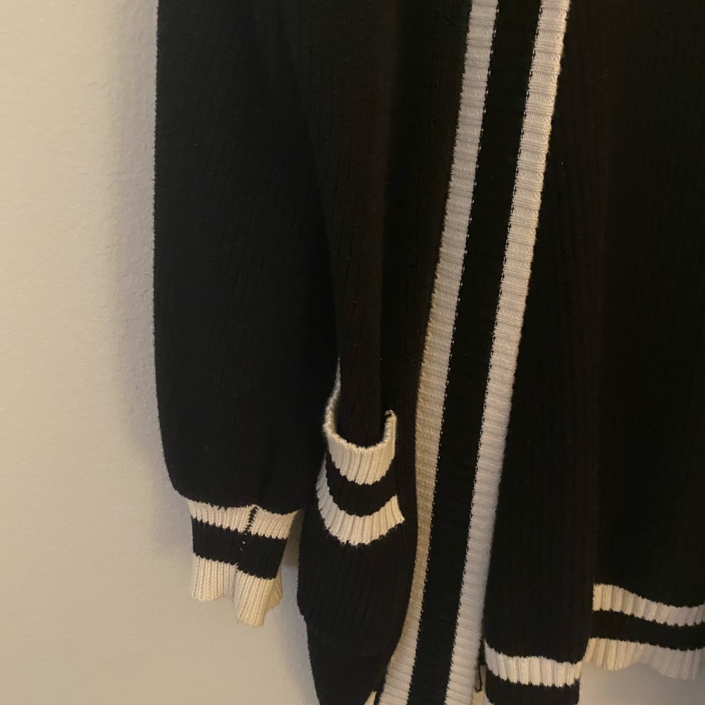 SOOOOLD! ❤️Who What Wear Black and White Cardigan - Picture 6 of 8